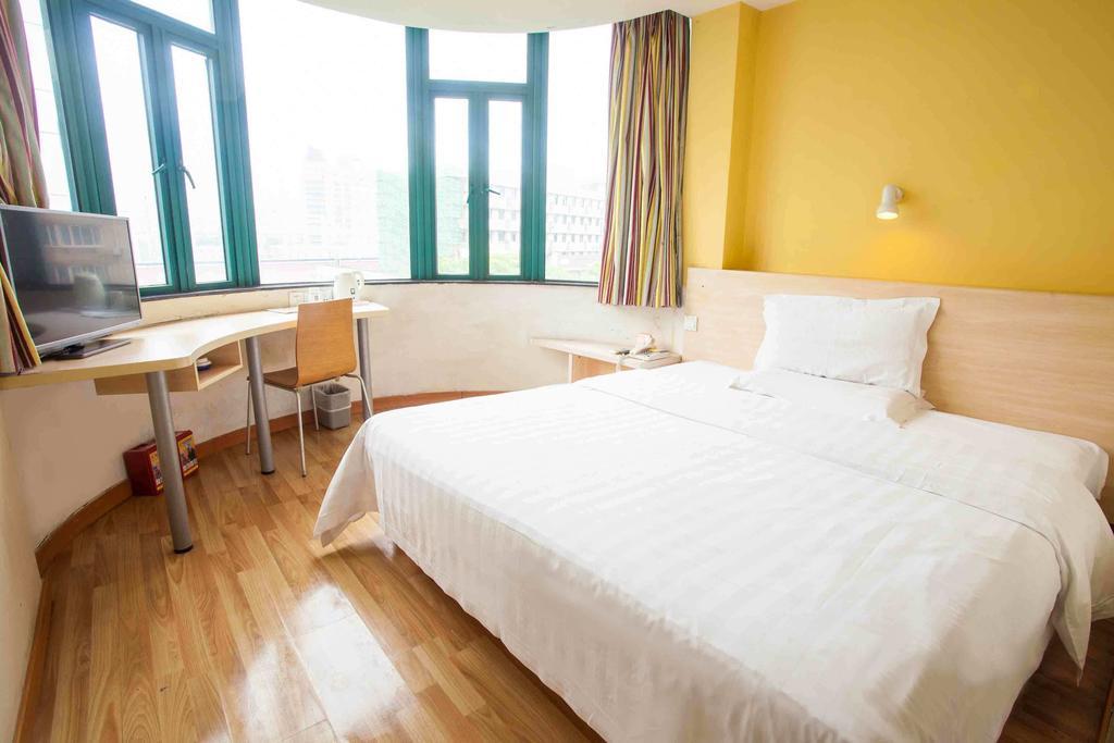 7Days Inn Chongqing Wanzhou District Gaosun Pond Chongbai Quarto foto